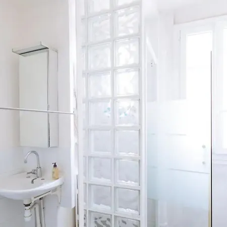 Apartment Cozy And Warm 1bd In Montmartre *