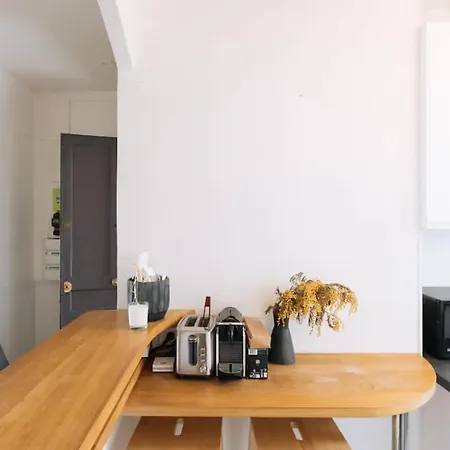 Cozy And Warm 1bd In Montmartre Apartment *