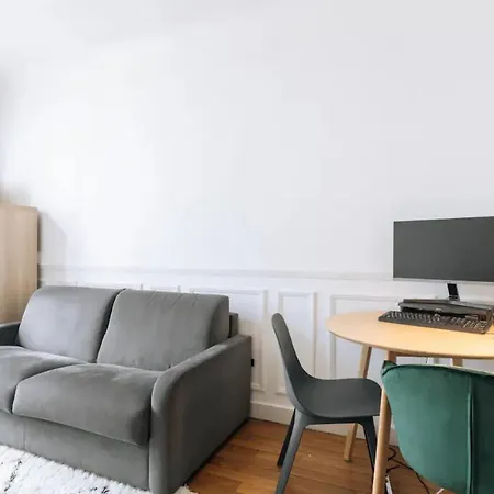 Apartment Cozy And Warm 1bd In Montmartre Paris