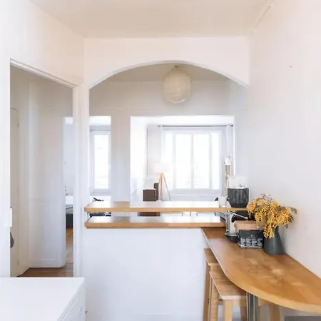 Cozy And Warm 1bd In Montmartre Apartment Paris