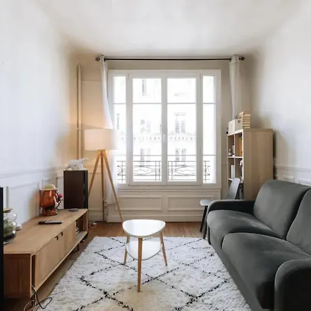 Cozy And Warm 1bd In Montmartre Apartment
